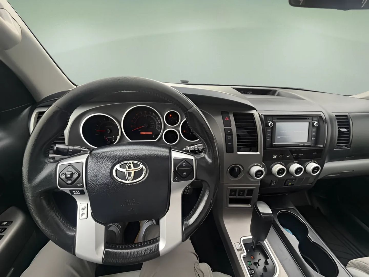 Toyota Sequoia photo 19