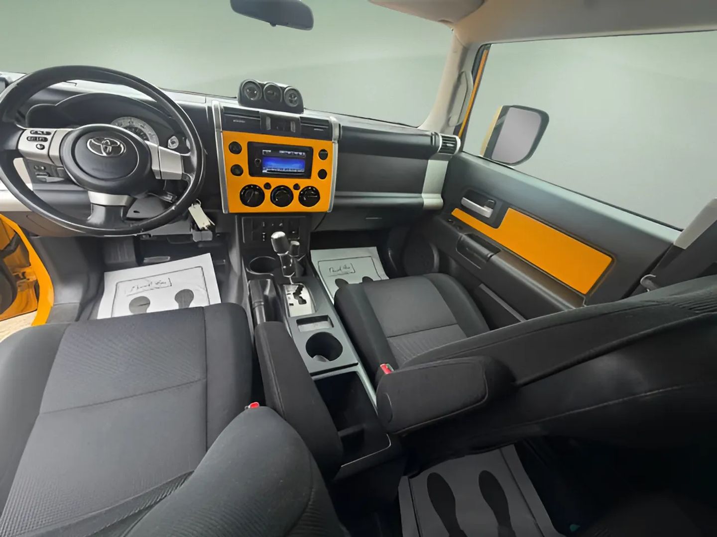 Toyota FJ Cruiser photo 11