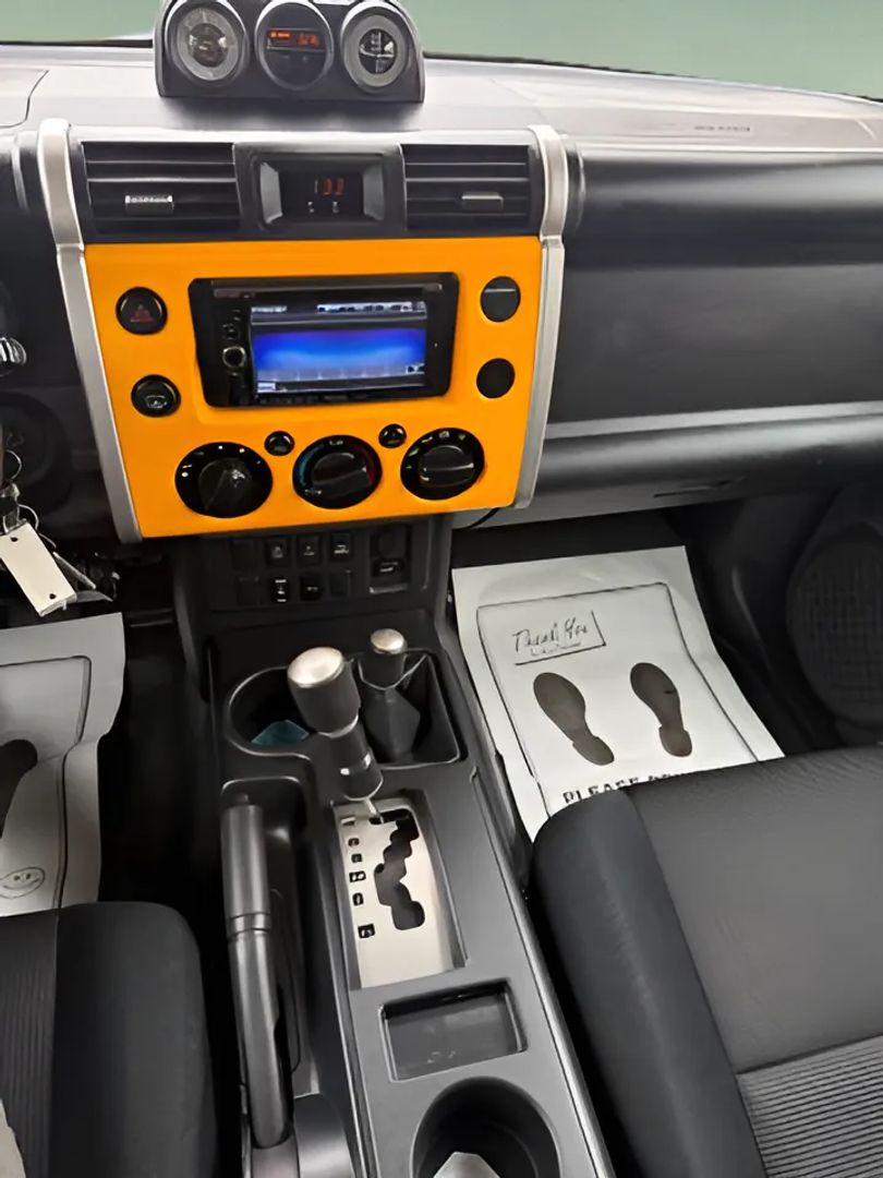 Toyota FJ Cruiser photo 14