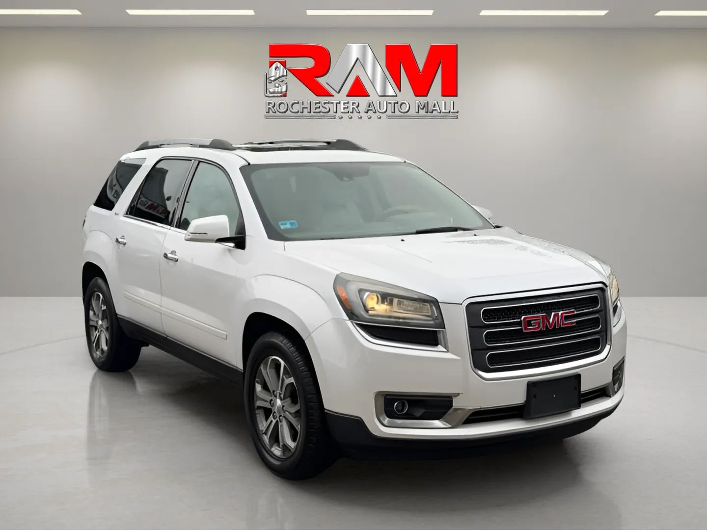 GMC Acadia photo 3