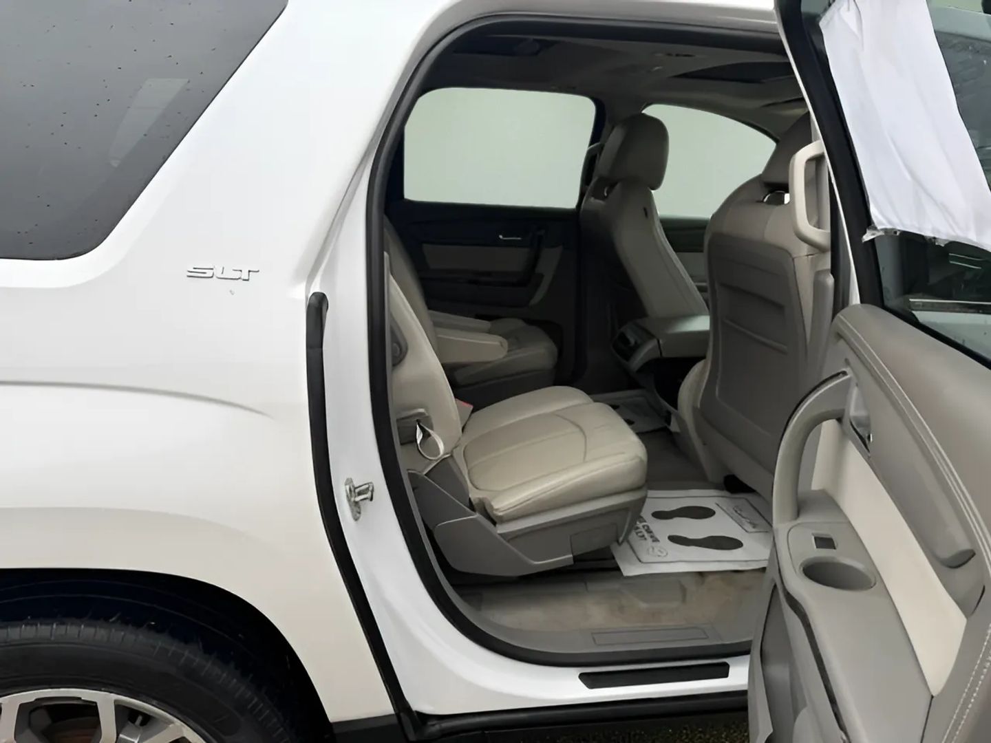 GMC Acadia photo 8