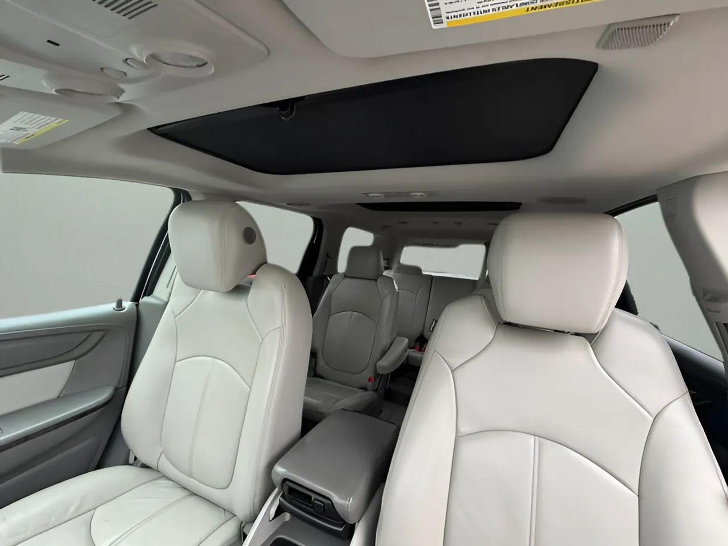 GMC Acadia photo 13