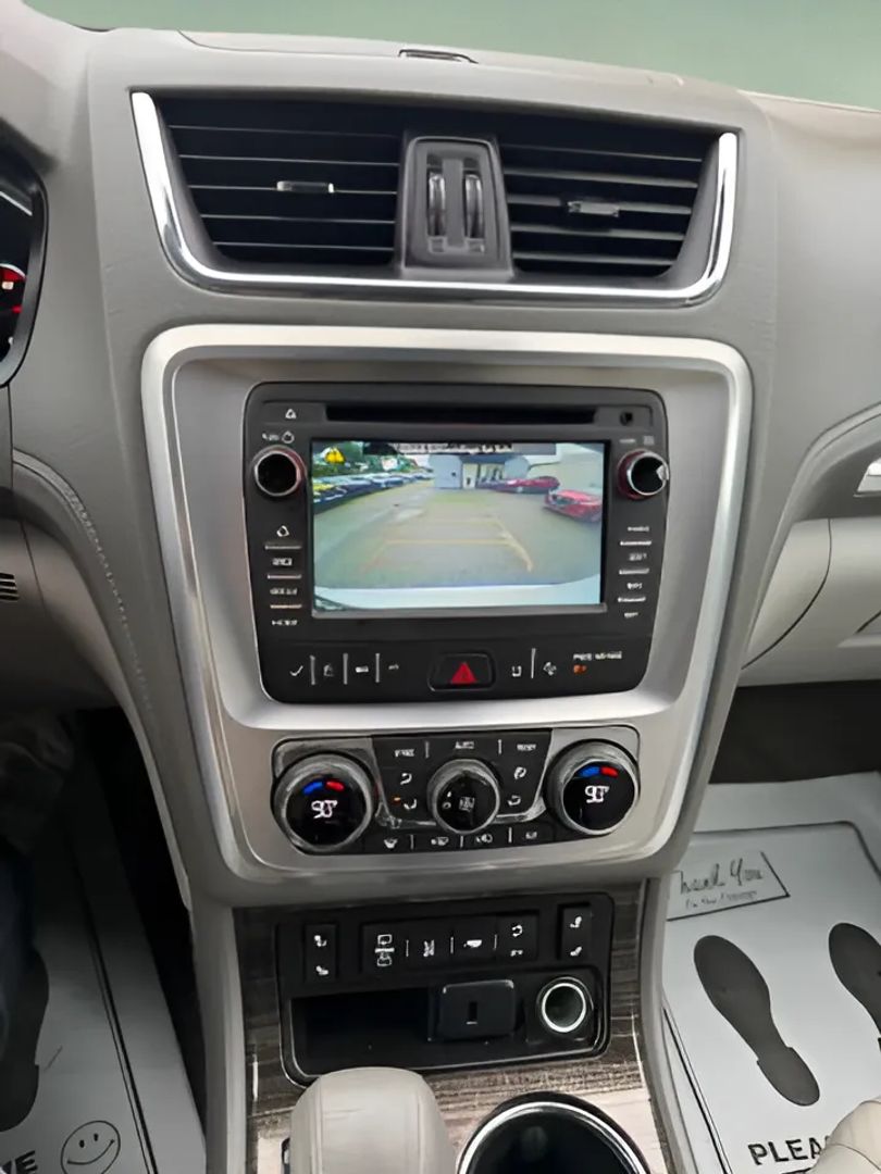 GMC Acadia photo 17