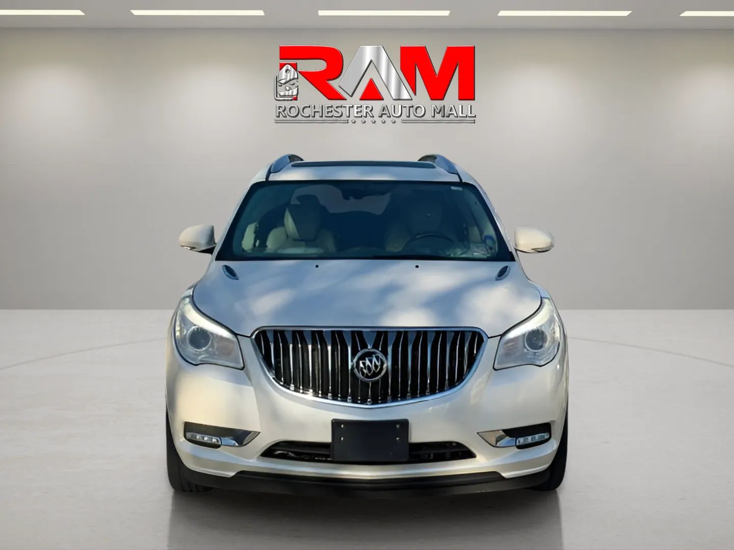 Buick Enclave photo 2