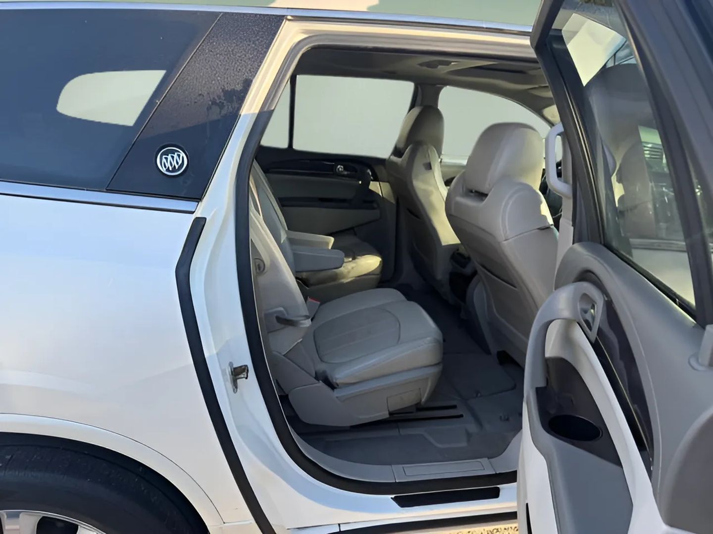 Buick Enclave photo 8