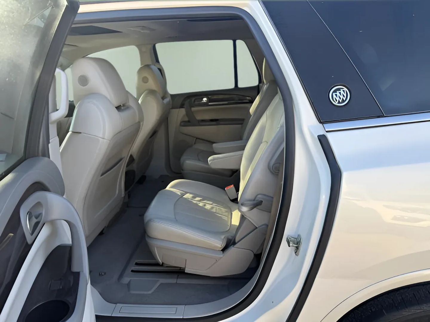 Buick Enclave photo 10