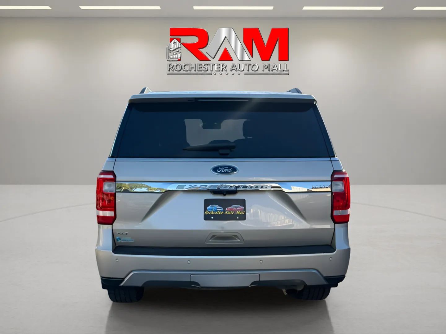 Ford Expedition MAX photo 4