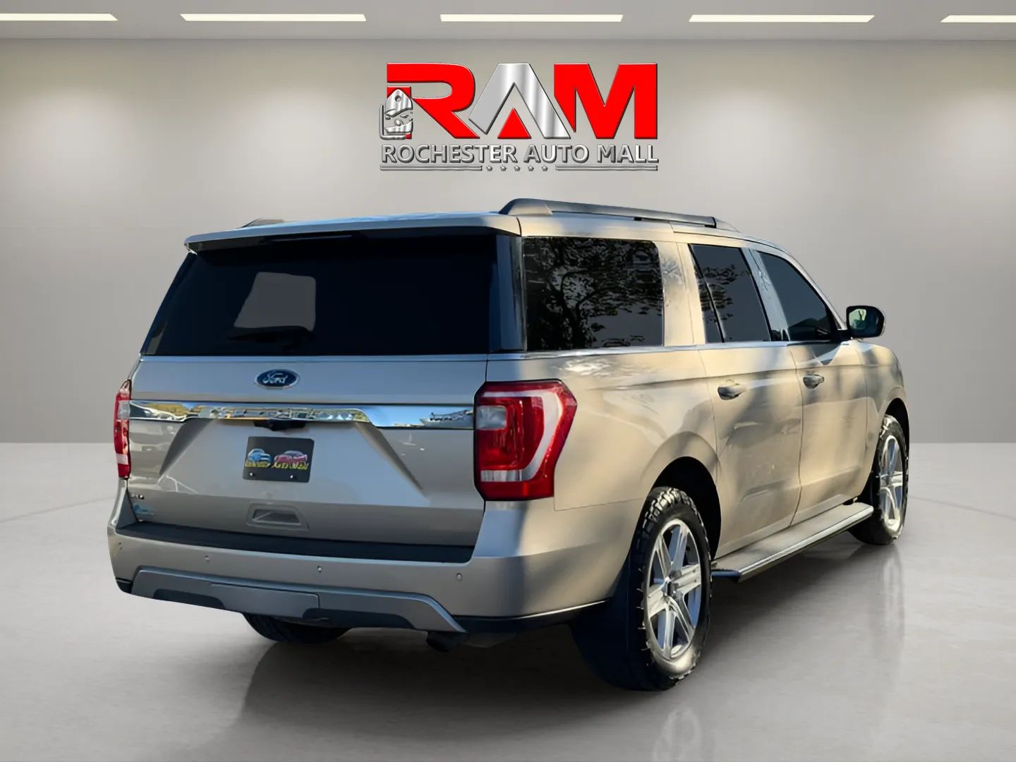 Ford Expedition MAX photo 5