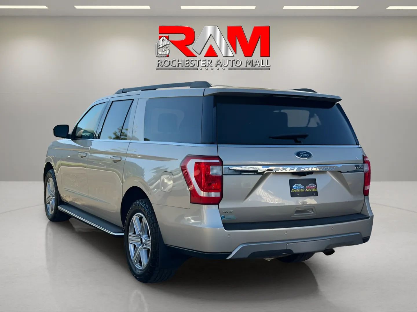Ford Expedition MAX photo 6