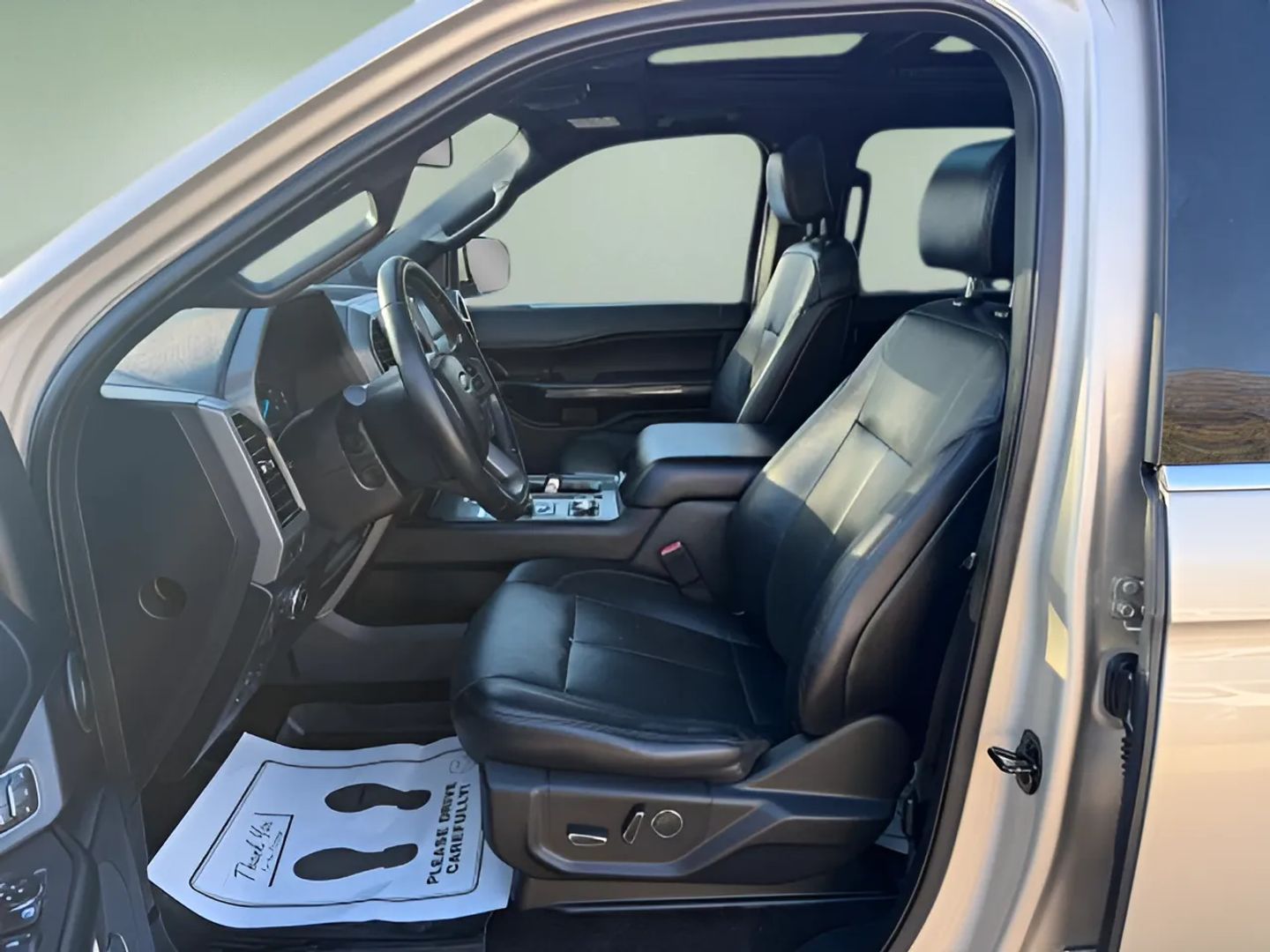 Ford Expedition MAX photo 14