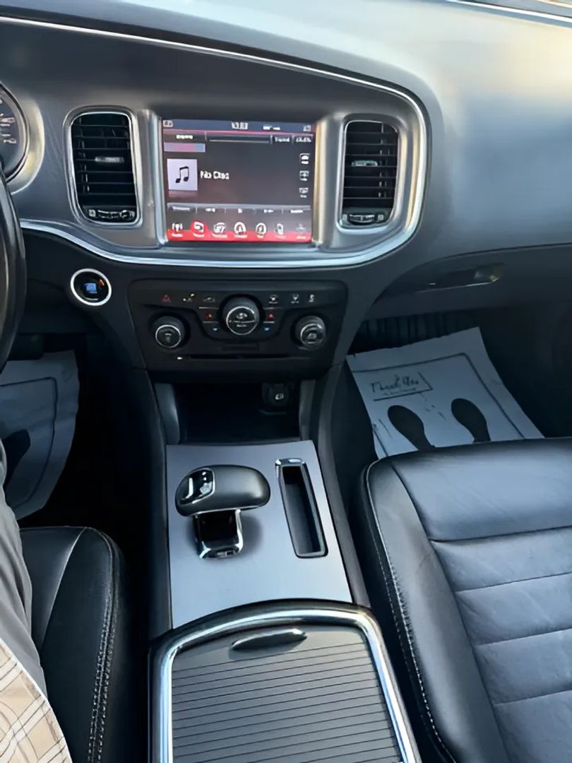 Dodge Charger photo 15