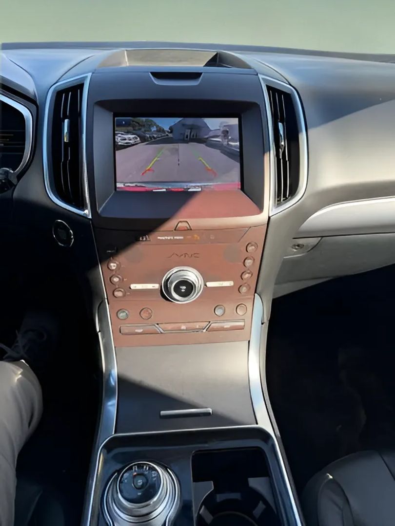 Ford Edge photo 16