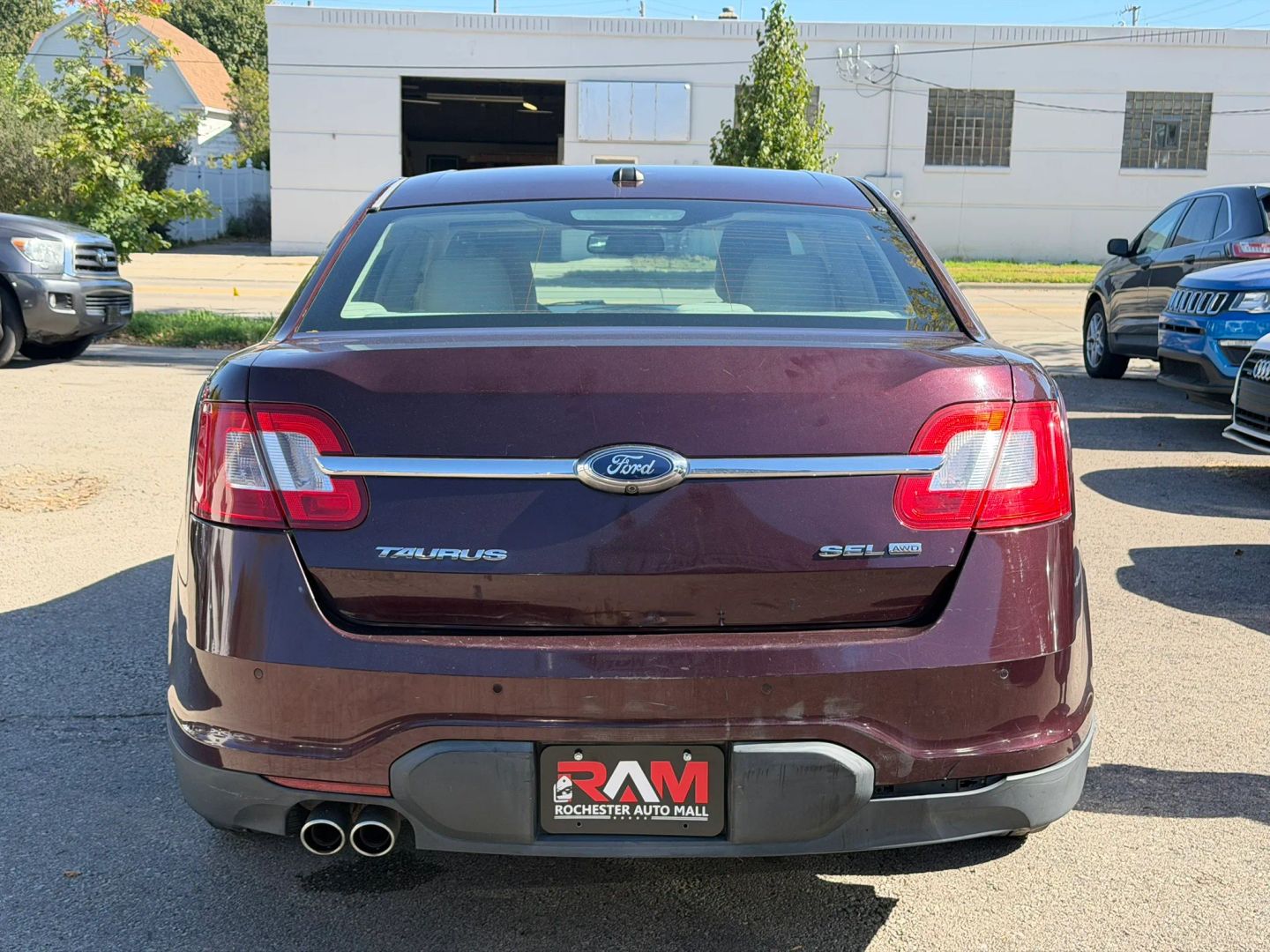 Ford Taurus photo 4