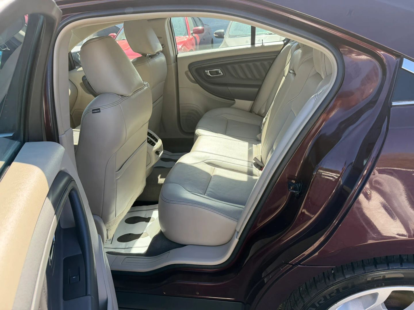 Ford Taurus photo 10