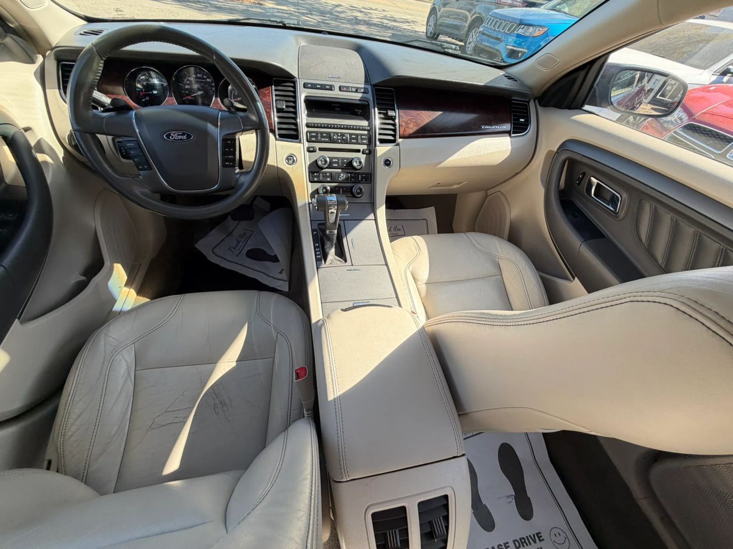 Ford Taurus photo 11