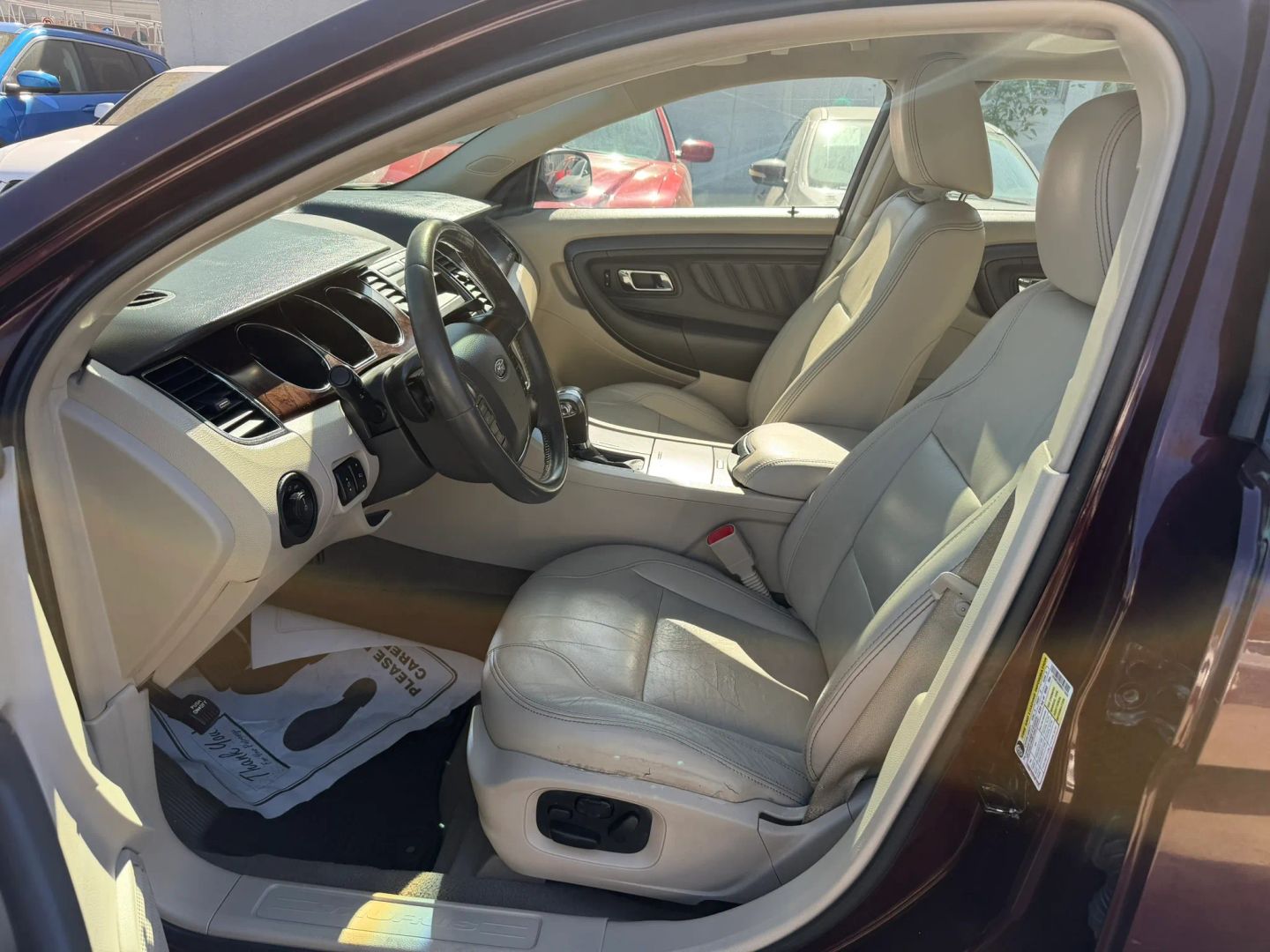 Ford Taurus photo 13