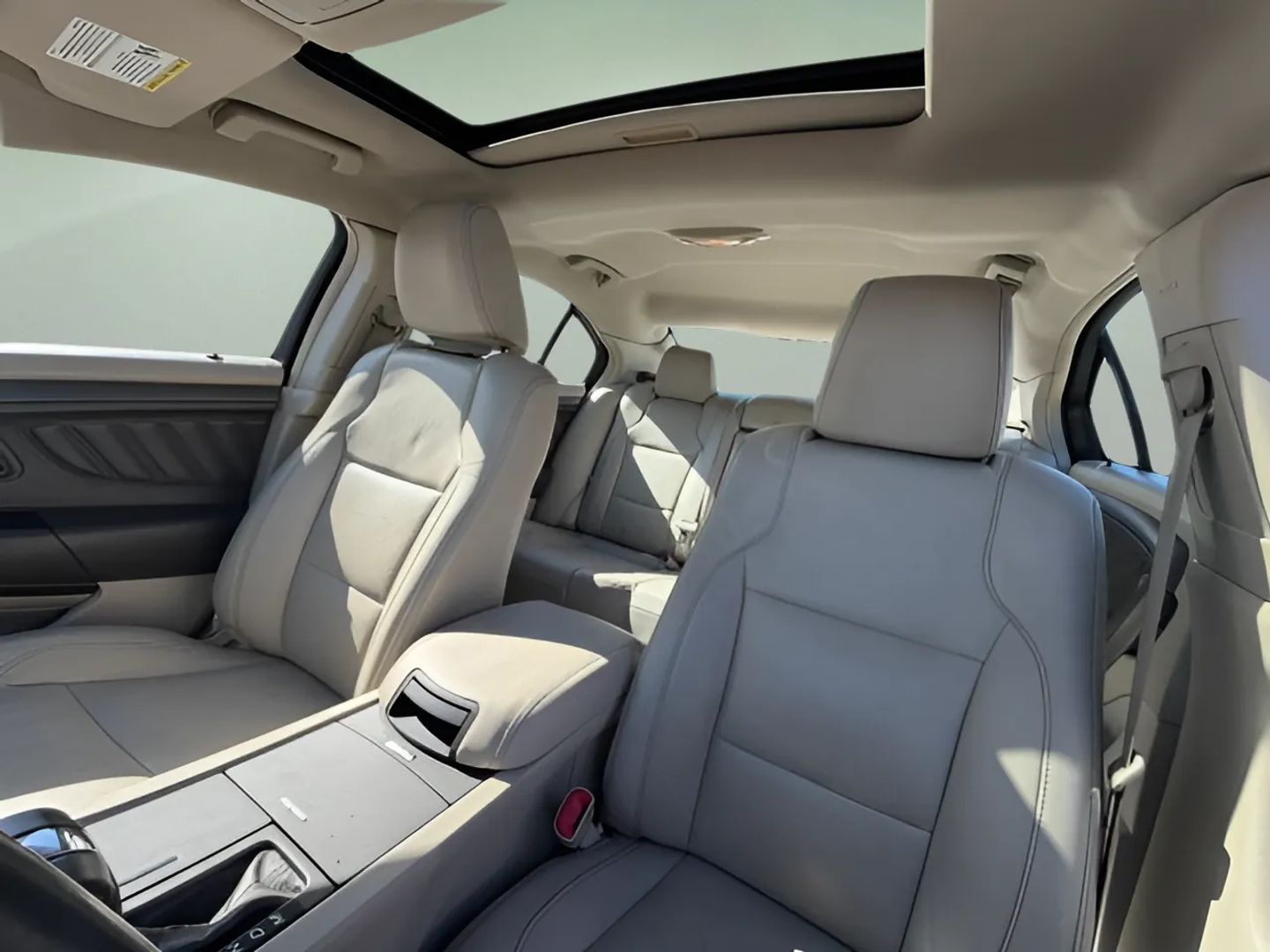 Photo 12 of this Ford Taurus
