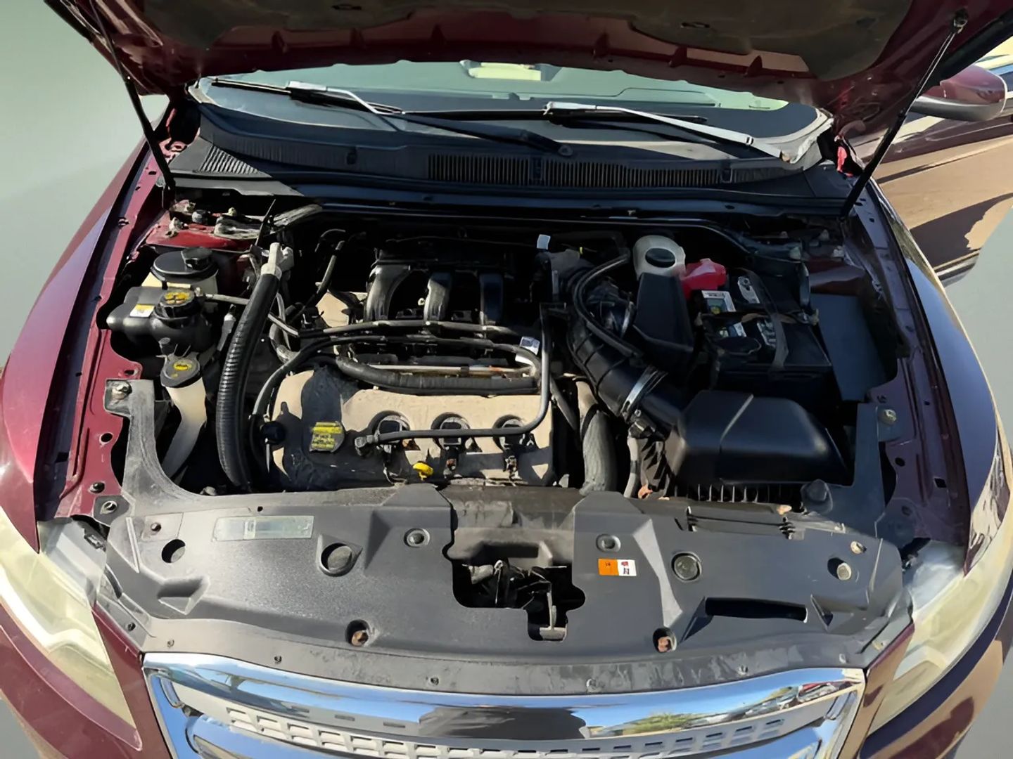 Photo 14 of this Ford Taurus