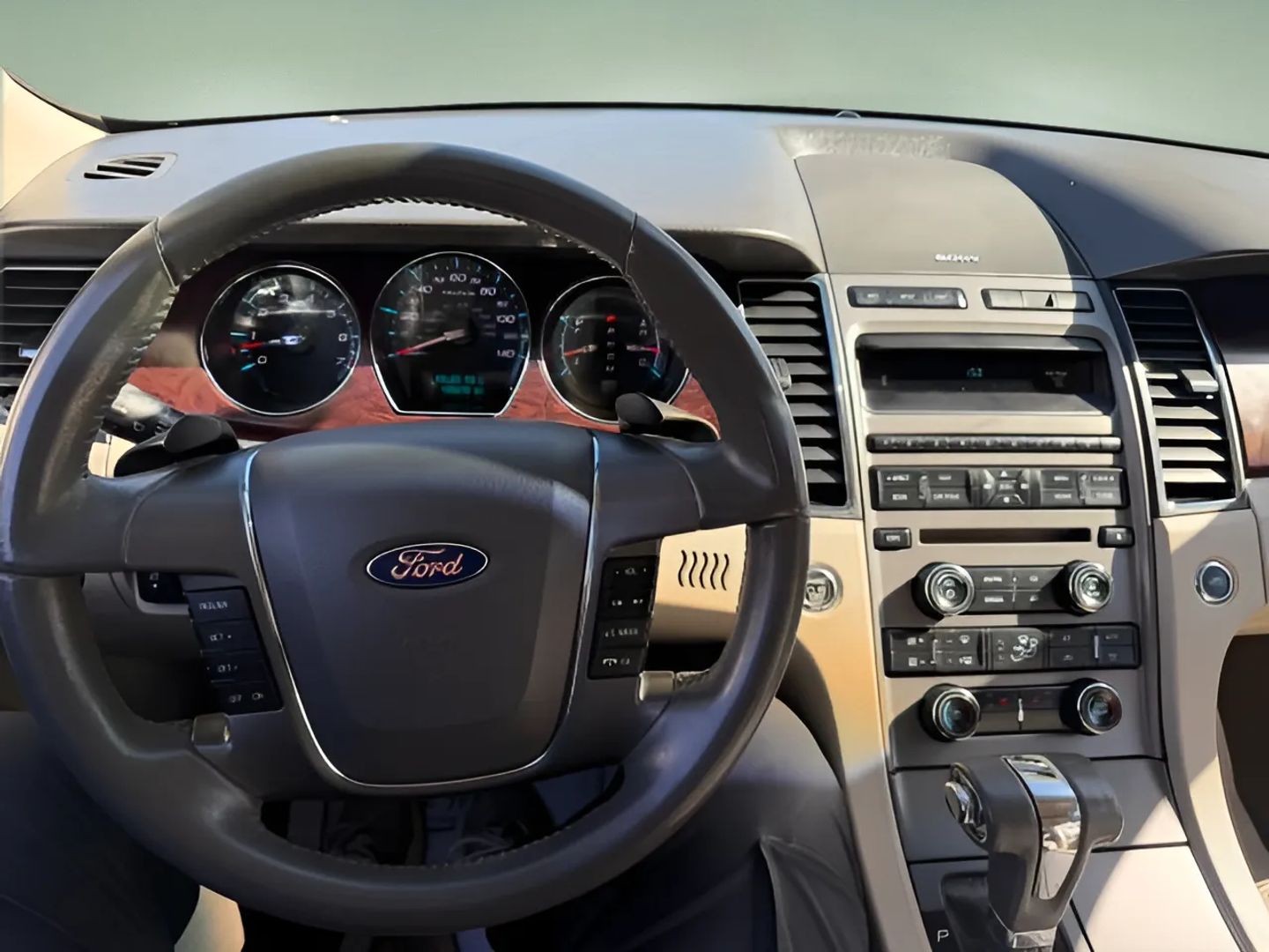 Photo 17 of this Ford Taurus