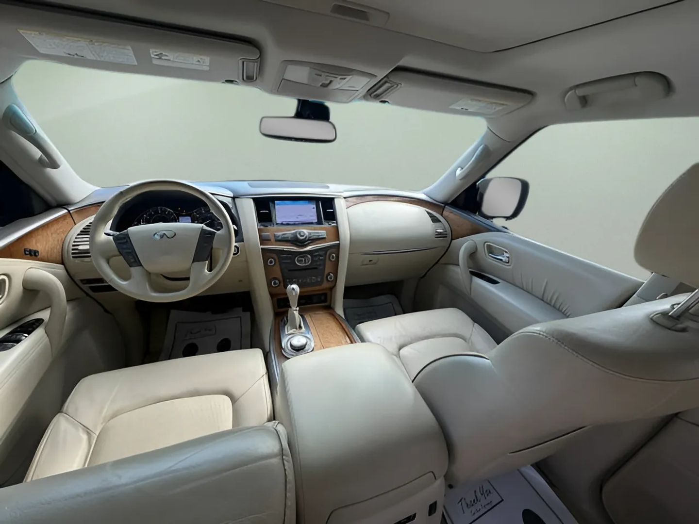 Infiniti QX80 photo 12