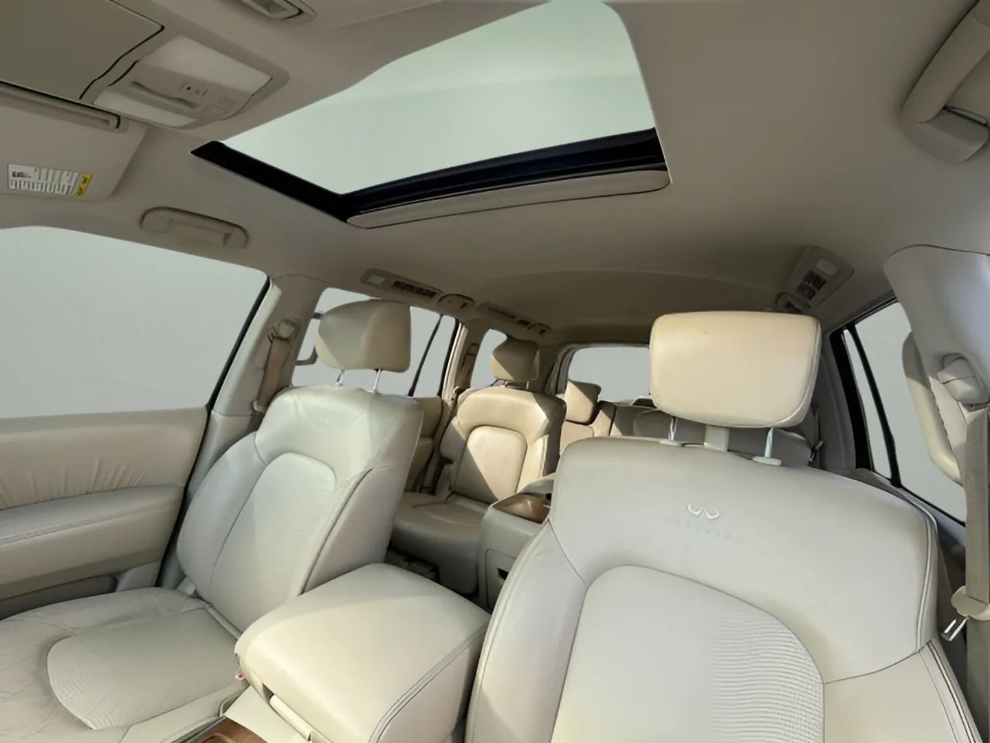Infiniti QX80 photo 14