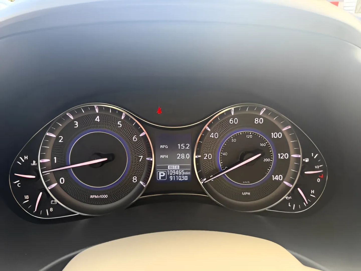 Infiniti QX80 photo 18