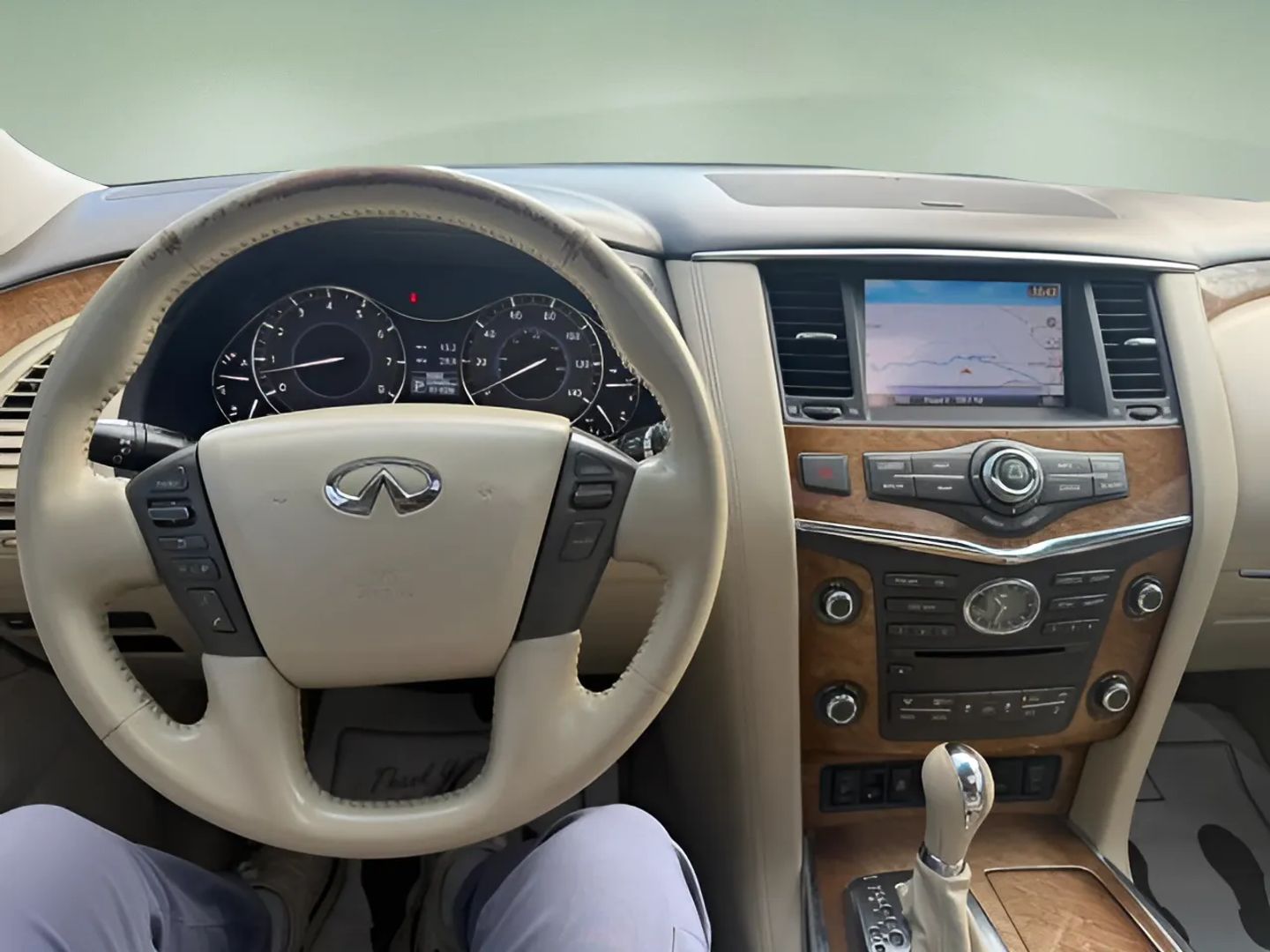 Infiniti QX80 photo 19