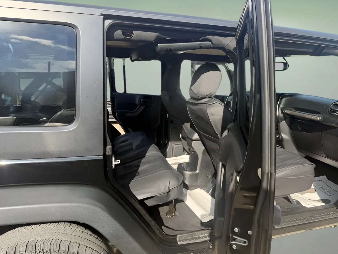 Photo 8 of this Jeep Wrangler Unlimited