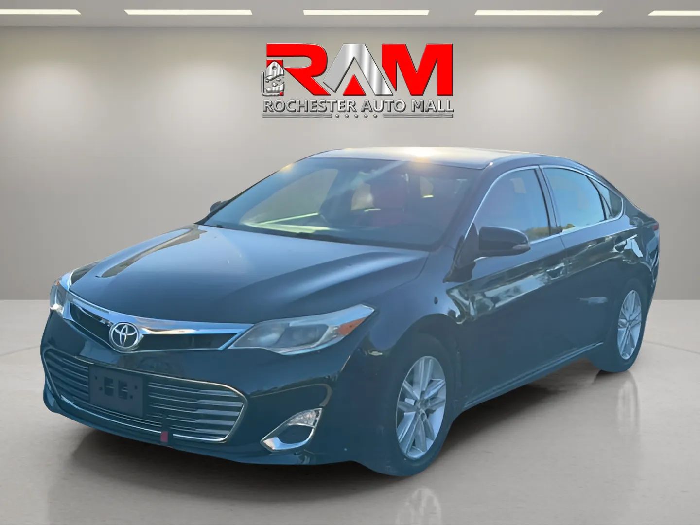 Photo 3 of this Toyota Avalon