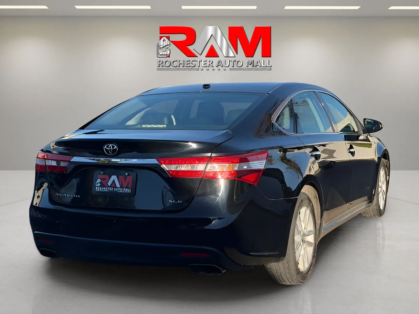 Photo 5 of this Toyota Avalon