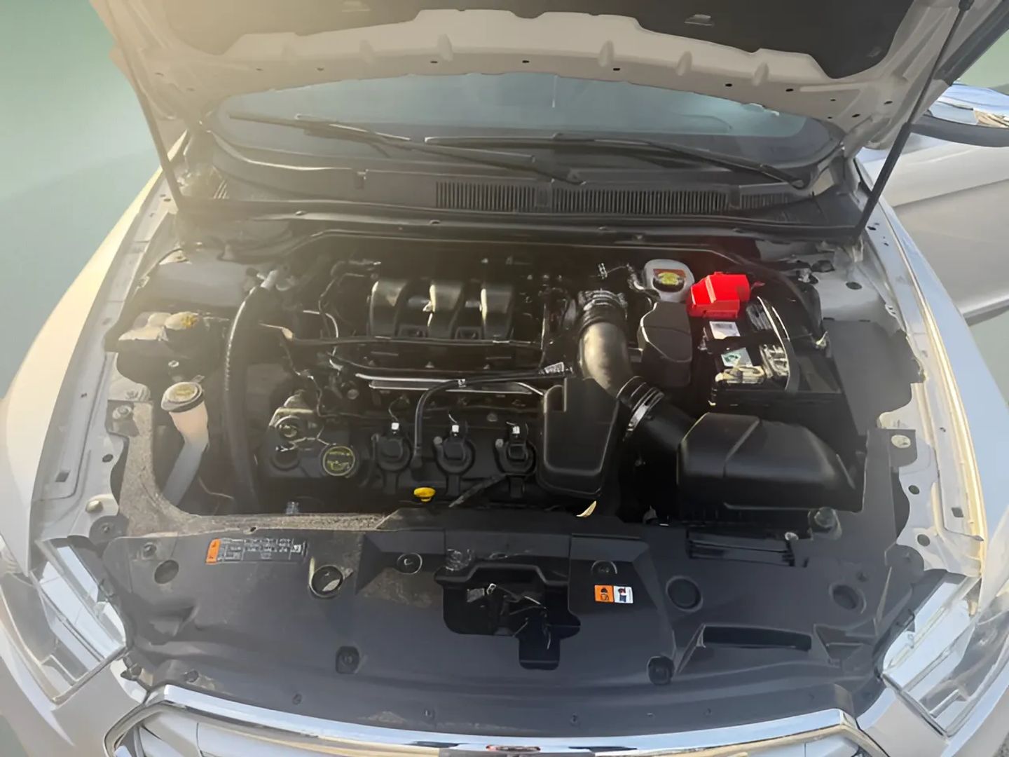 Photo 13 of this Ford Taurus