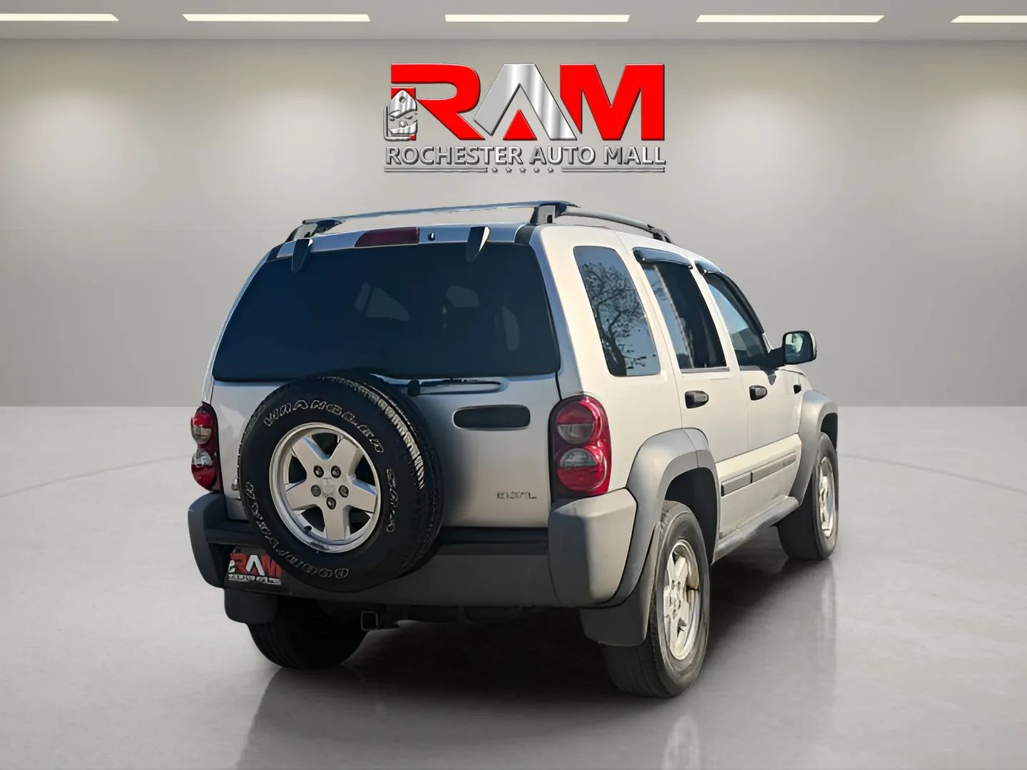 Photo 5 of this Jeep Liberty