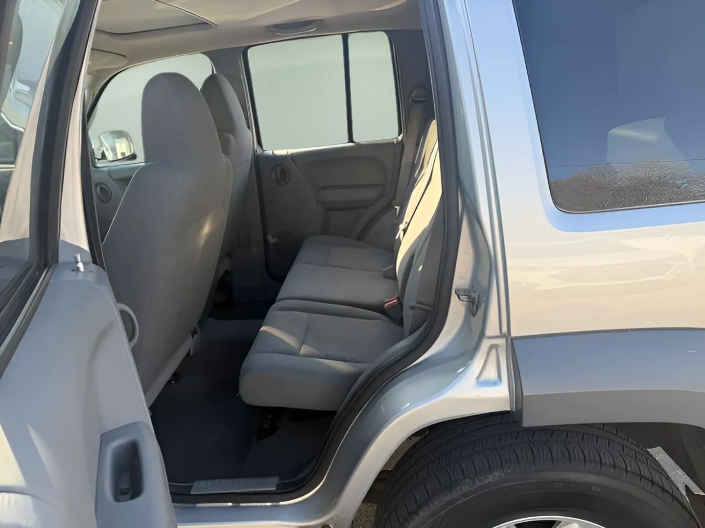 Photo 9 of this Jeep Liberty