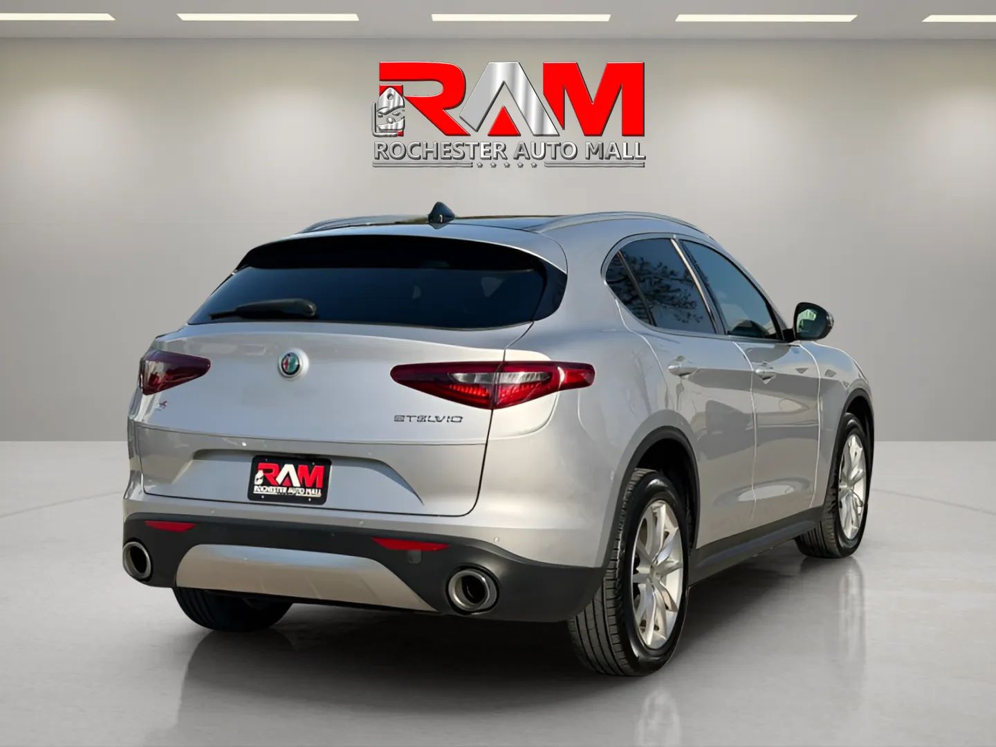 Photo 5 of this Alfa Romeo Stelvio