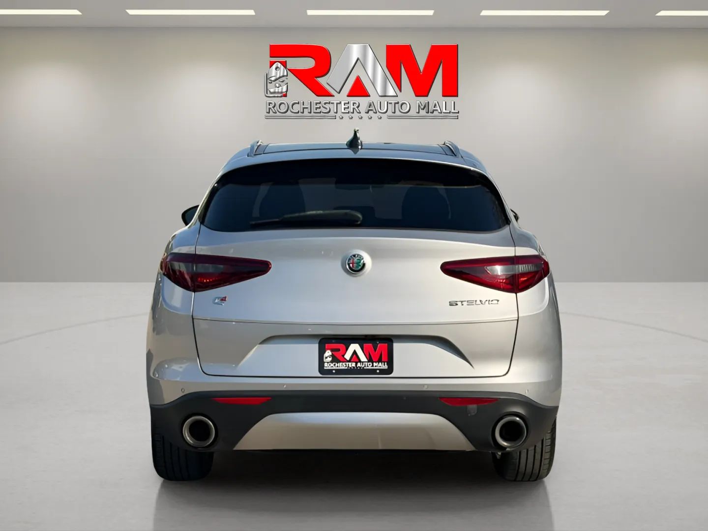 Photo 4 of this Alfa Romeo Stelvio