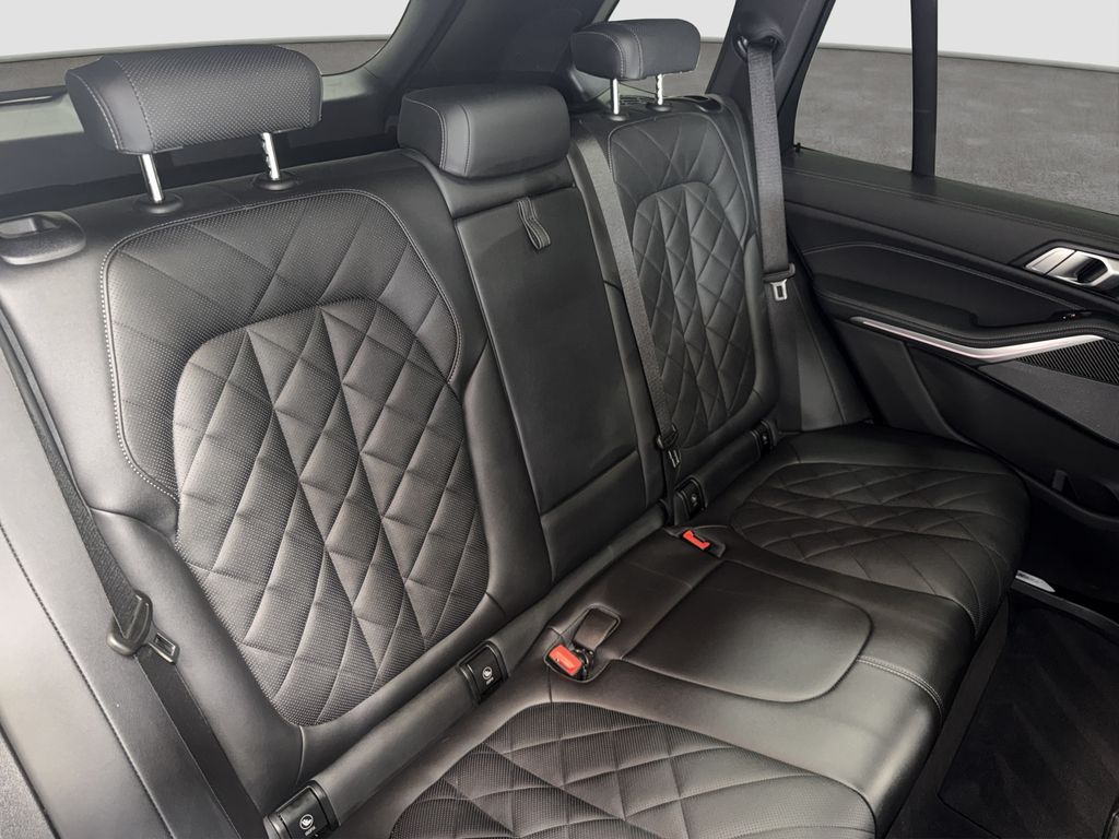 Photo 10 of this BMW X5