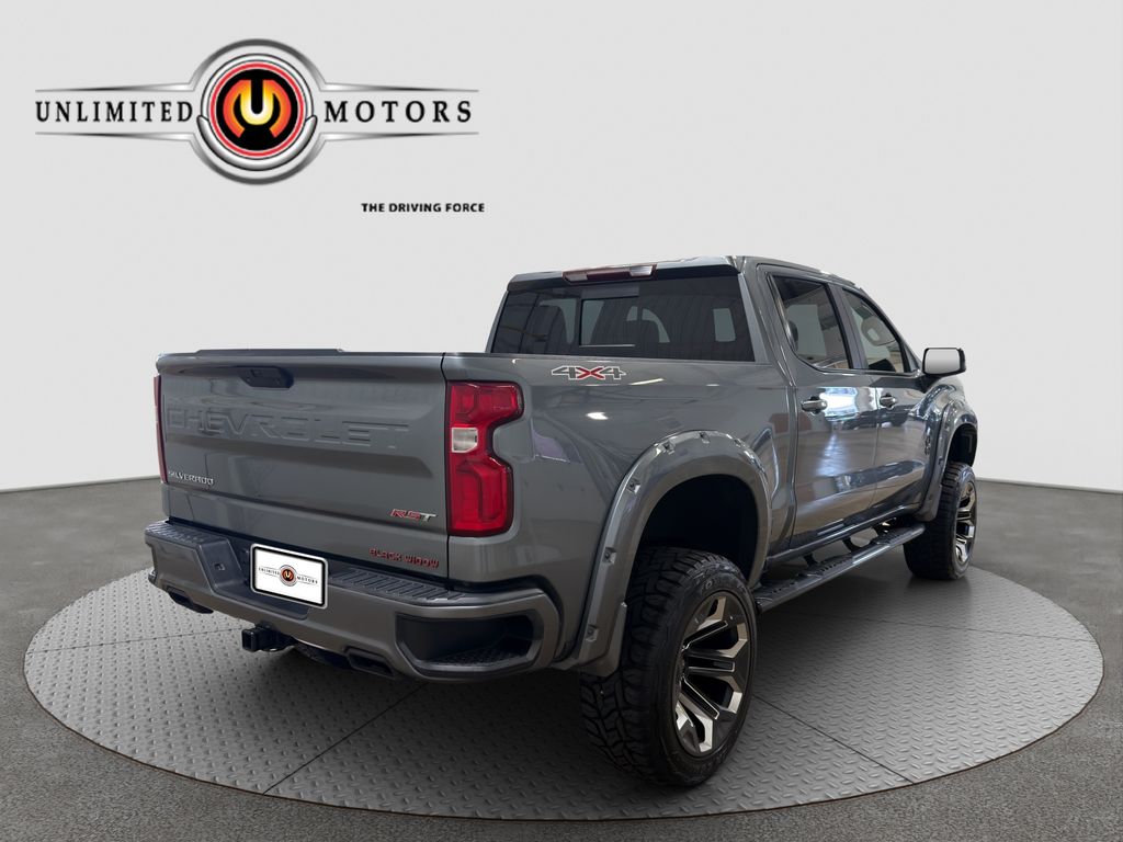 Photo 2 of this Chevrolet Silverado 1500