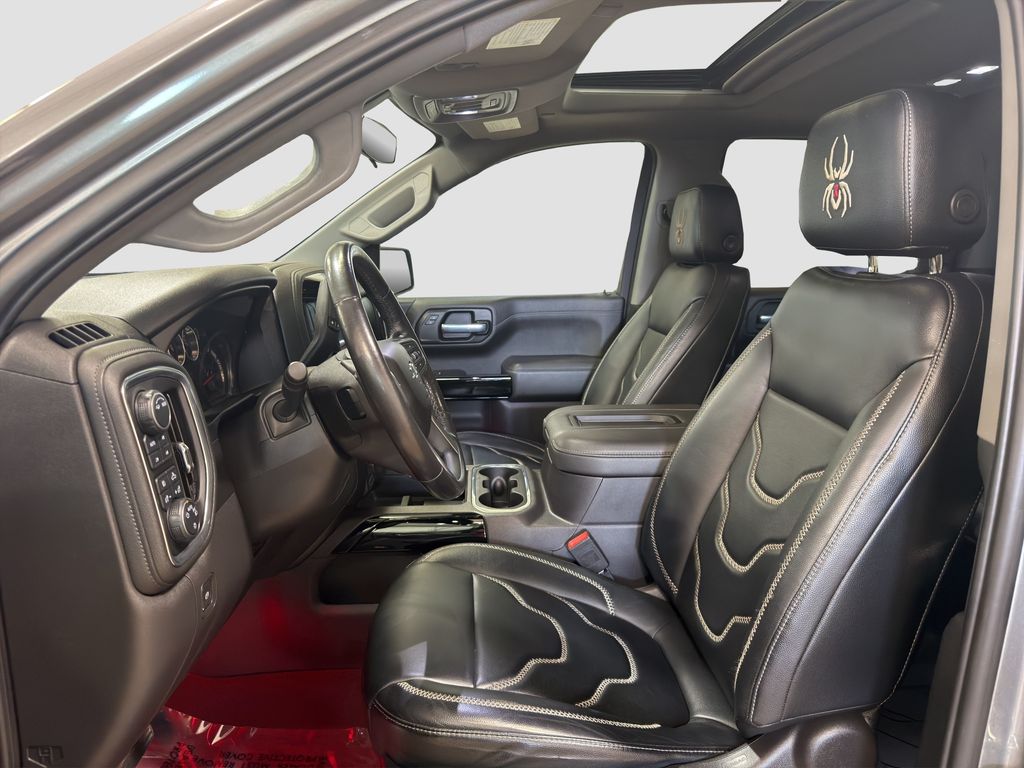 Photo 5 of this Chevrolet Silverado 1500