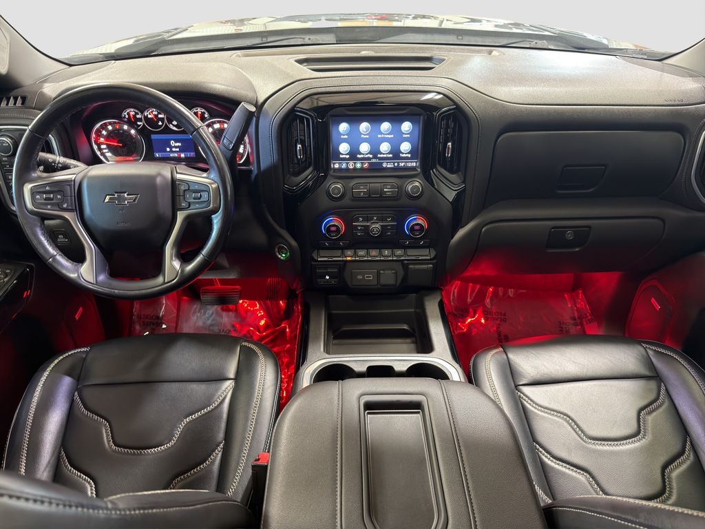 Photo 15 of this Chevrolet Silverado 1500