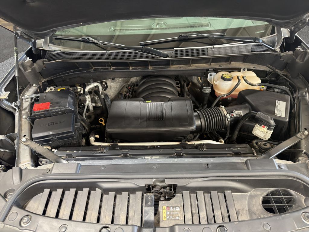 Photo 17 of this Chevrolet Silverado 1500