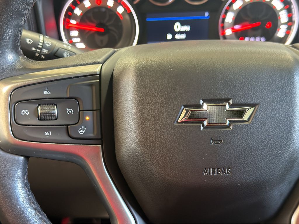 Photo 19 of this Chevrolet Silverado 1500