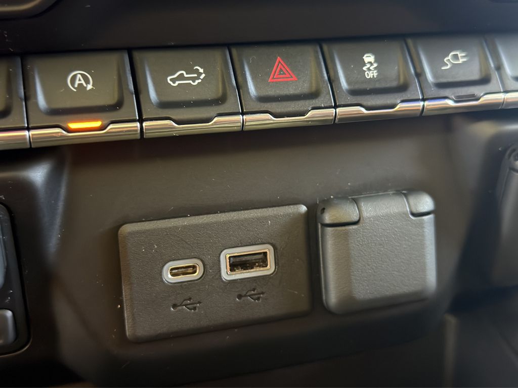 Photo 21 of this Chevrolet Silverado 1500