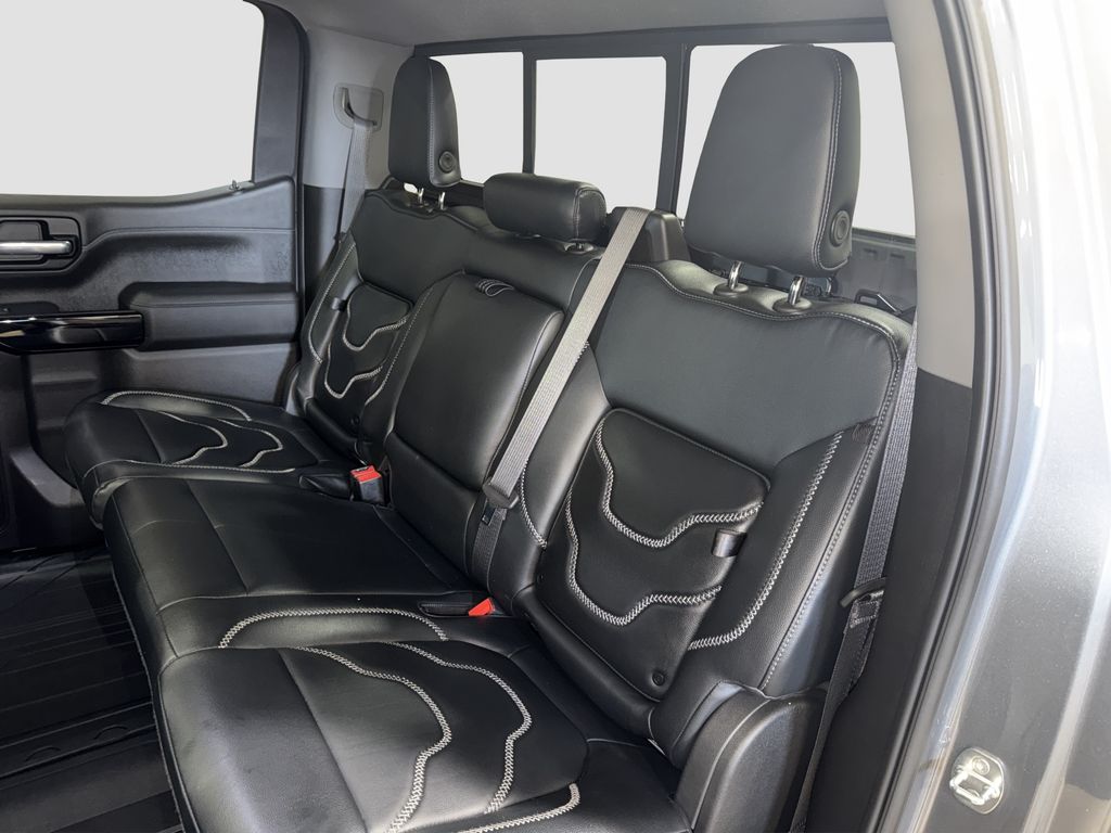 Photo 31 of this Chevrolet Silverado 1500