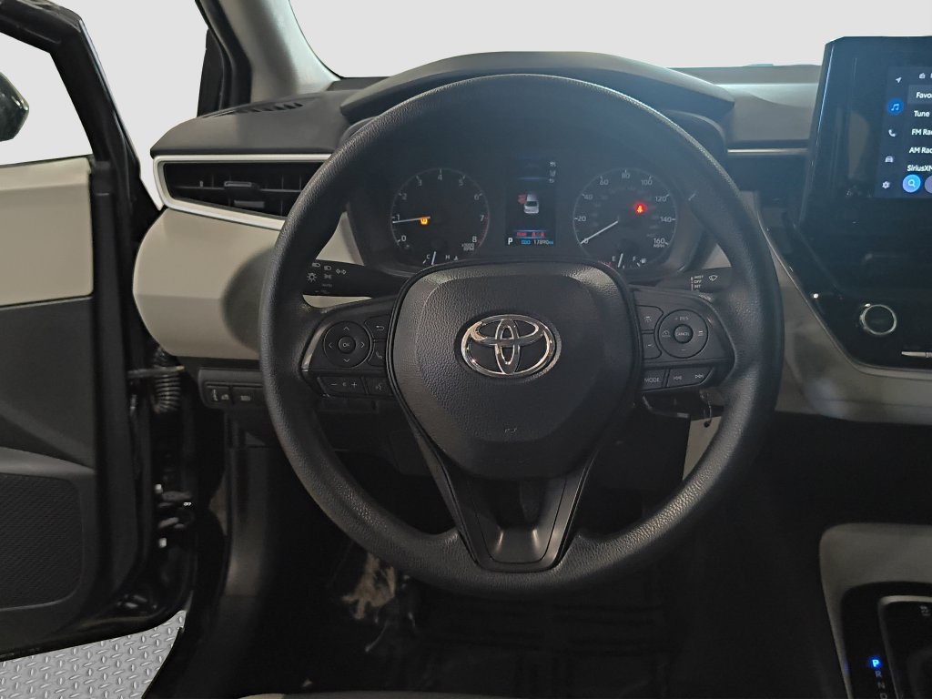 Photo 11 of this Toyota Corolla