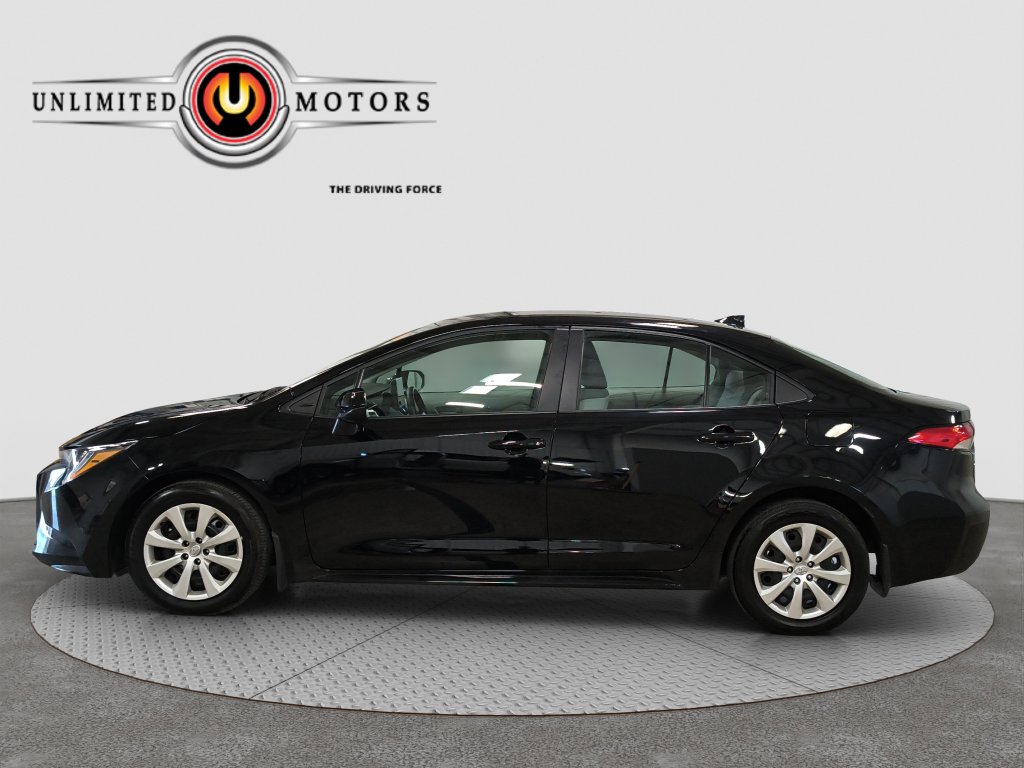 Photo 15 of this Toyota Corolla