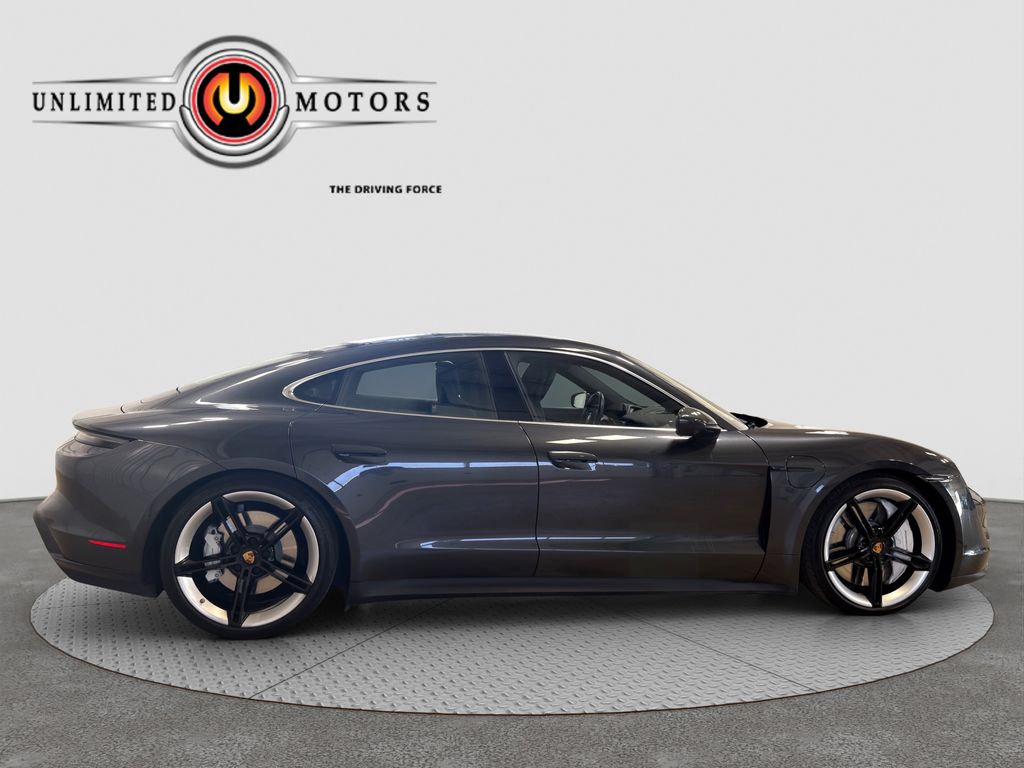 Photo 2 of this Porsche Taycan