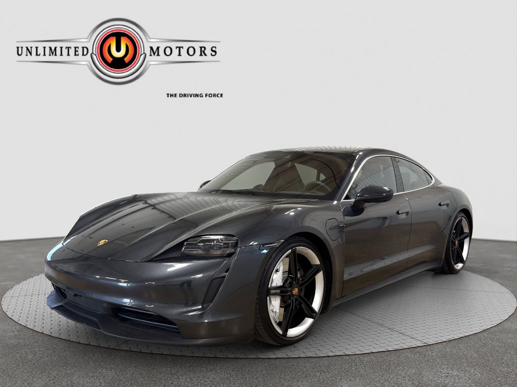 Photo 4 of this Porsche Taycan