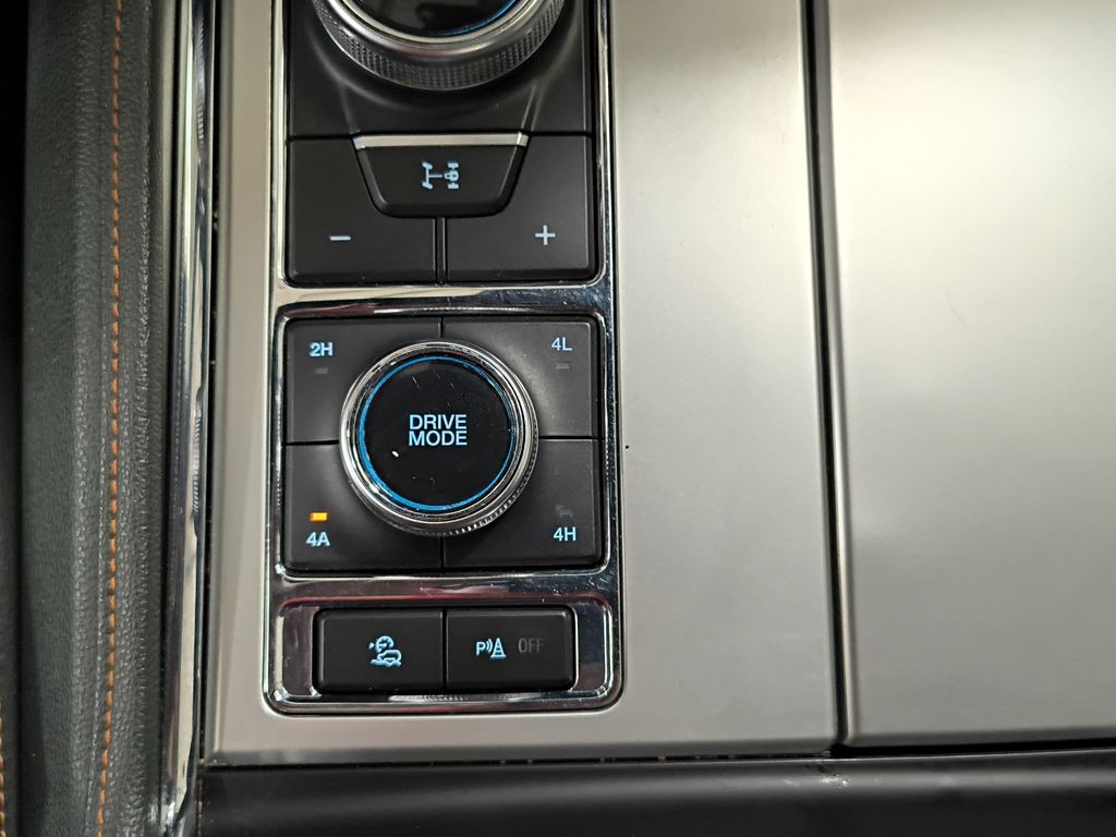 Photo 19 of this Ford Expedition