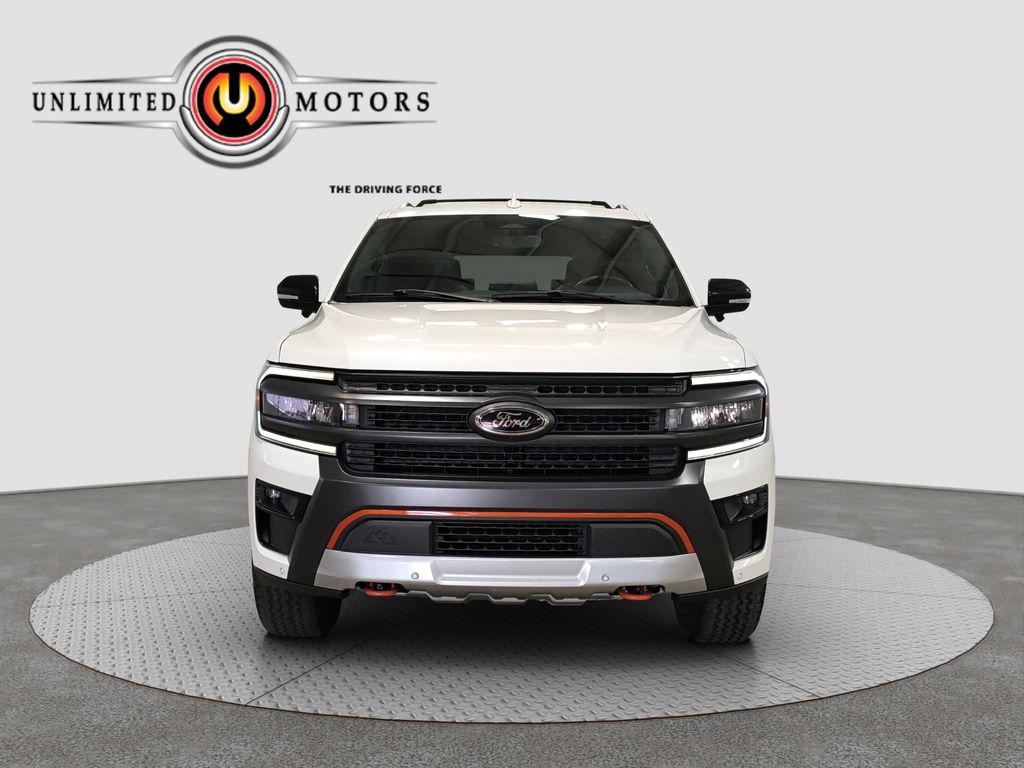 Photo 22 of this Ford Expedition