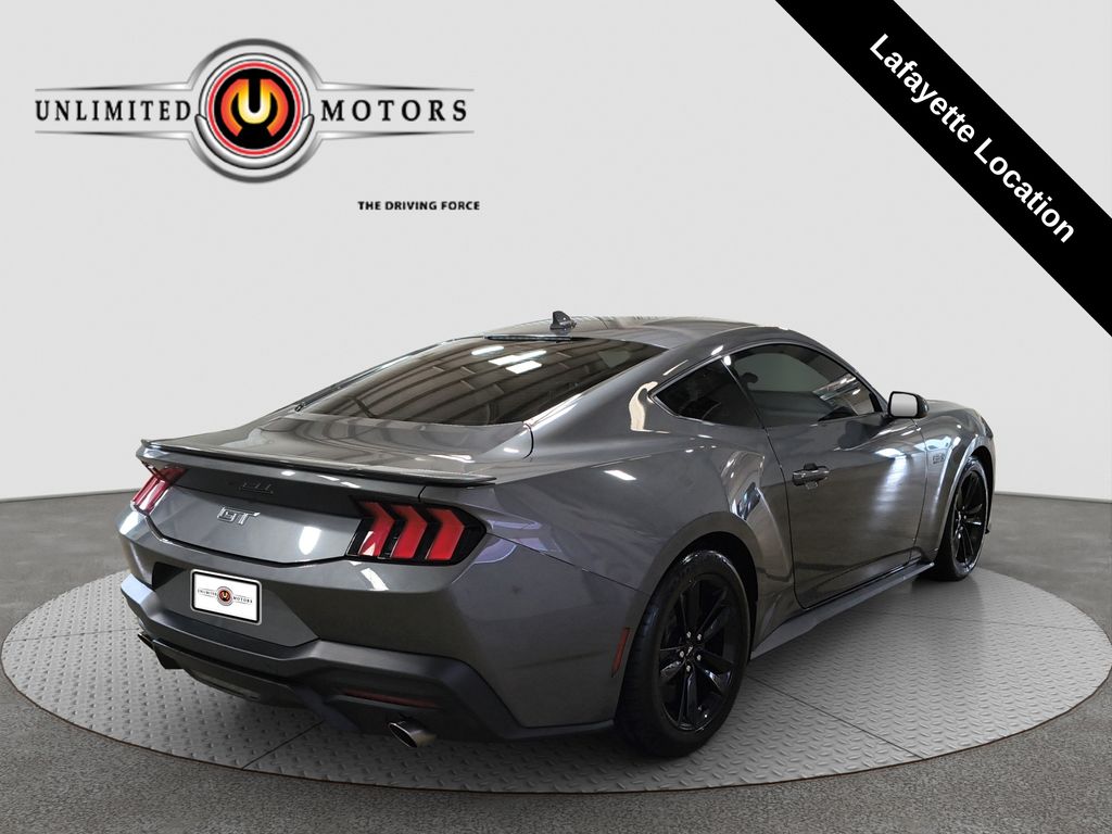 Photo 3 of this Ford Mustang